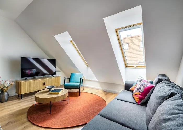Apartment Stylish Flat With Parking In Budapests Vibrant Area
