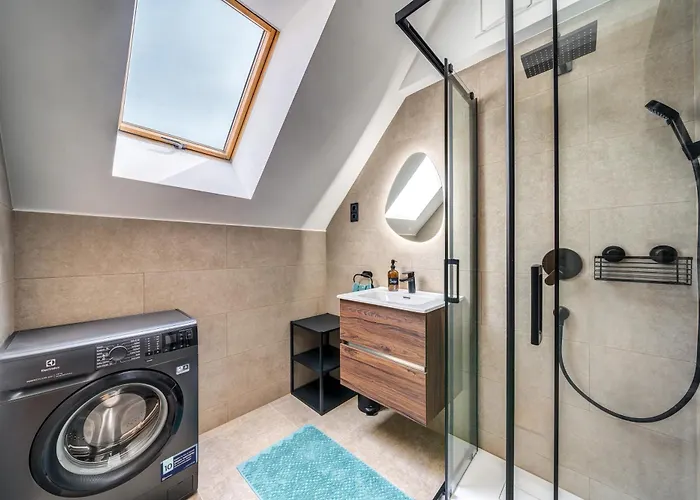 Stylish Flat With Parking In Budapests Vibrant Area