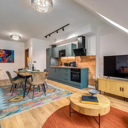 Stylish Flat With Parking In Budapests Vibrant Area Apartament *