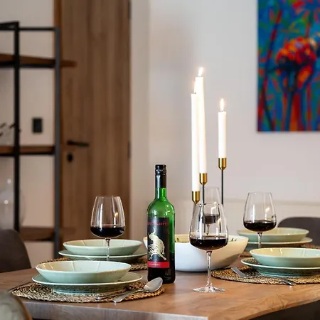 Apartment Stylish Flat With Parking In Budapests Vibrant Area *