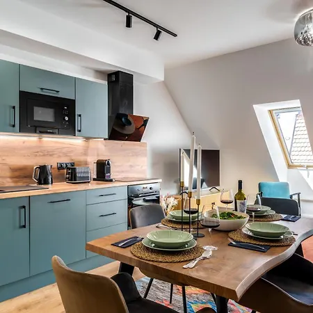 Stylish Flat With Parking In Budapests Vibrant Area Budapeszt