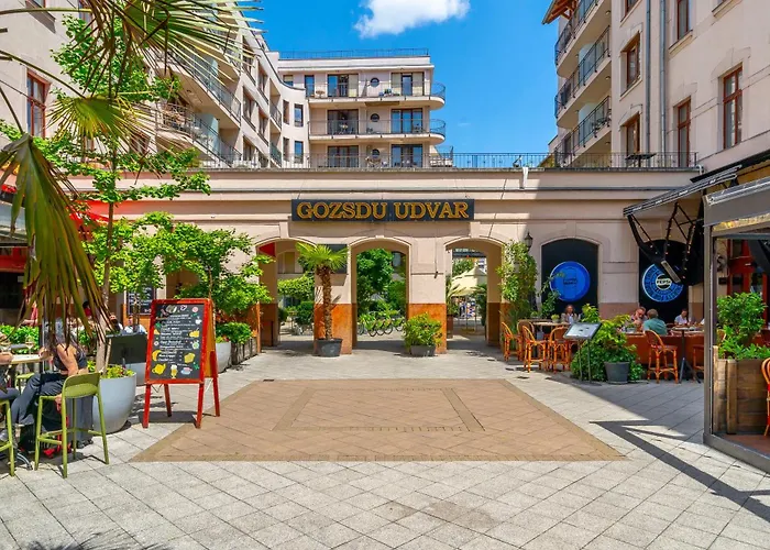 Stylish Flat With Parking In Budapests Vibrant Area